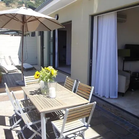 Hill House 2 Bedroom Apartment In De Waterkant Cidade Do Cabo Exterior foto