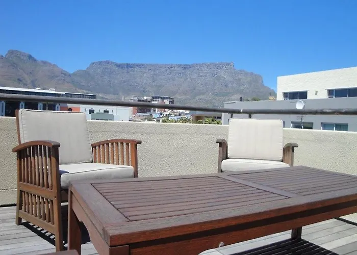 Hill House 2 Bedroom Apartment In De Waterkant