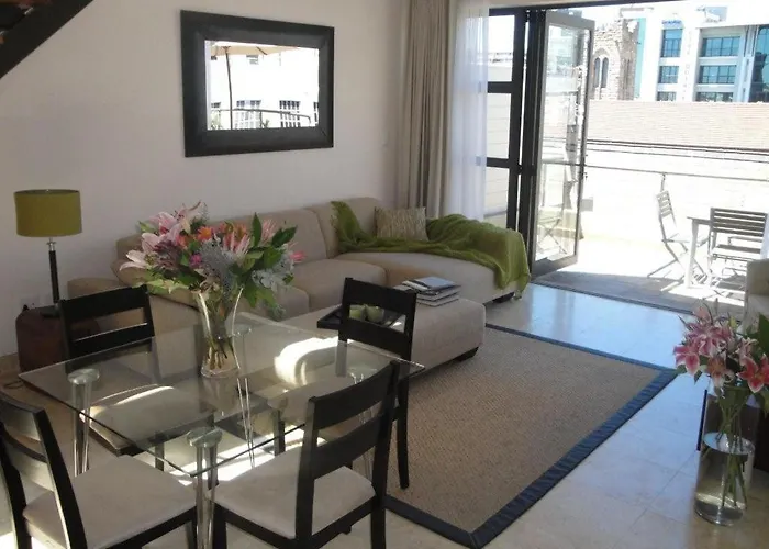 Hill House 2 Bedroom Apartment In De Waterkant